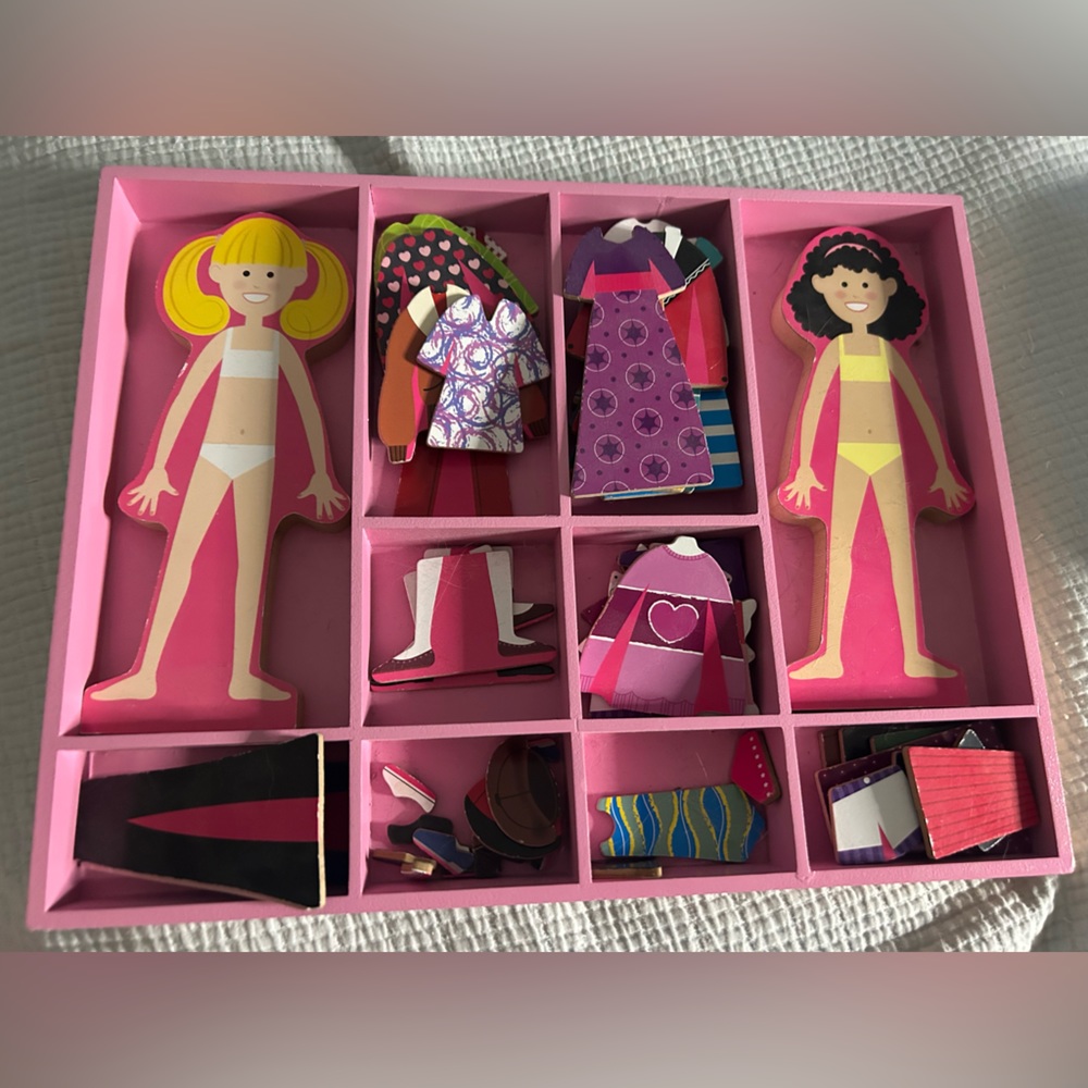 Magnetic dress up